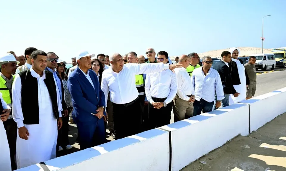 رئيس الوزراء يتابع أعمال تطوير الميناء الشرقي بمدينة مرسي مطروح