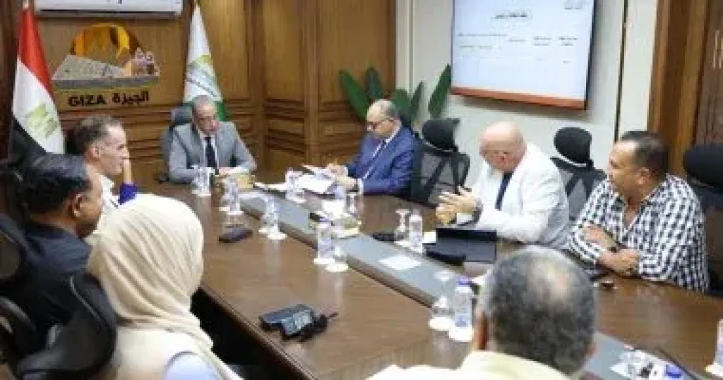 محافظ الجيزة يوجه رئيس حى العمرانية بتكثيف العمل الميدانى ومواجهة المخالفات