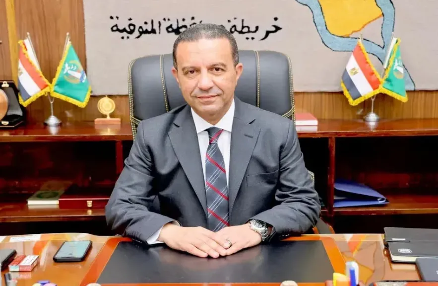 محافظ المنوفية يفاجئ رئاسة حي غرب شبين الكوم لمتابعة انتظام سير العمل ومستوى جودة الخدمات