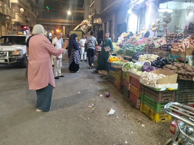 محافظ أسيوط: حملات يومية بشارع رياض بحي شرق للقضاء على الإشغالات والتعديات