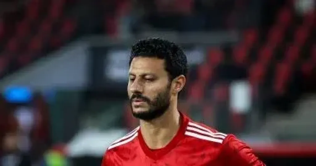 محمد الشناوي يرفض الاعتزال ويطلب التجديد مع الأهلي لموسم إضافي