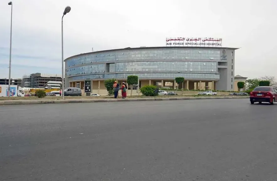 المستشفى الجوي التخصصي تستضيف خبيرا عالميا فى جراحات القلب المتقدمة