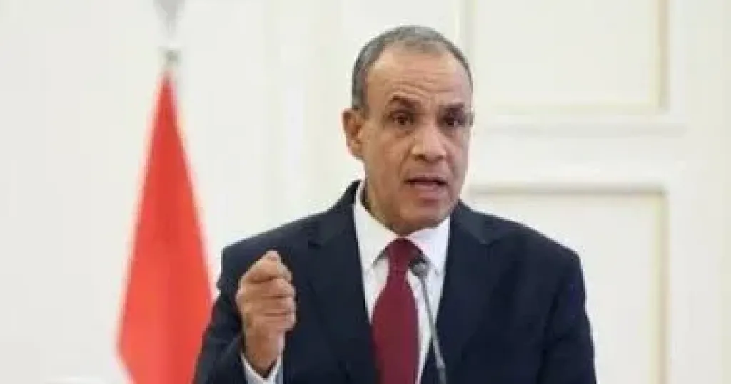وزير الخارجية يؤكد لنظيره البريطانى ثوابت مصر بشأن حرية الملاحة بالممرات الدولية