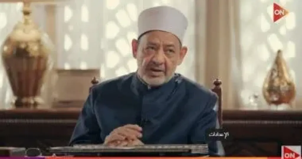 شيخ الأزهر يعزى أسر شهداء لقمة العيش ضحايا حادث الدواويس بالإسماعيلية