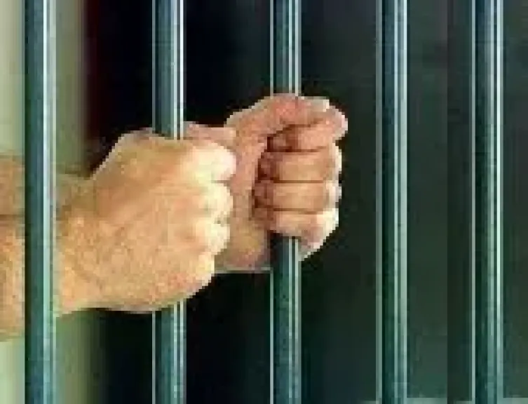 ضبط مستأجر حطم شقة واستولى على أبوابها فى دمياط