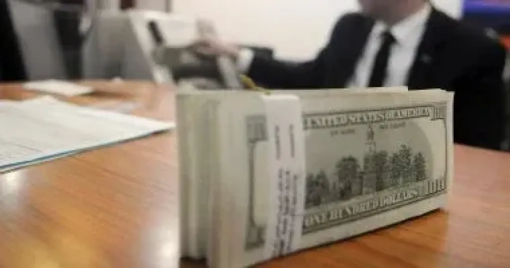 ثبات سعر الدولار مقابل الجنيه فى البنوك اليوم الأربعاء 12-8-2026