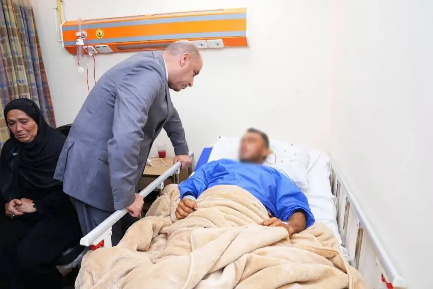 بتكليف من رئيس الوزراء.. وزير العمل يطمئن على مصابي حادث «عمال الدواويس»