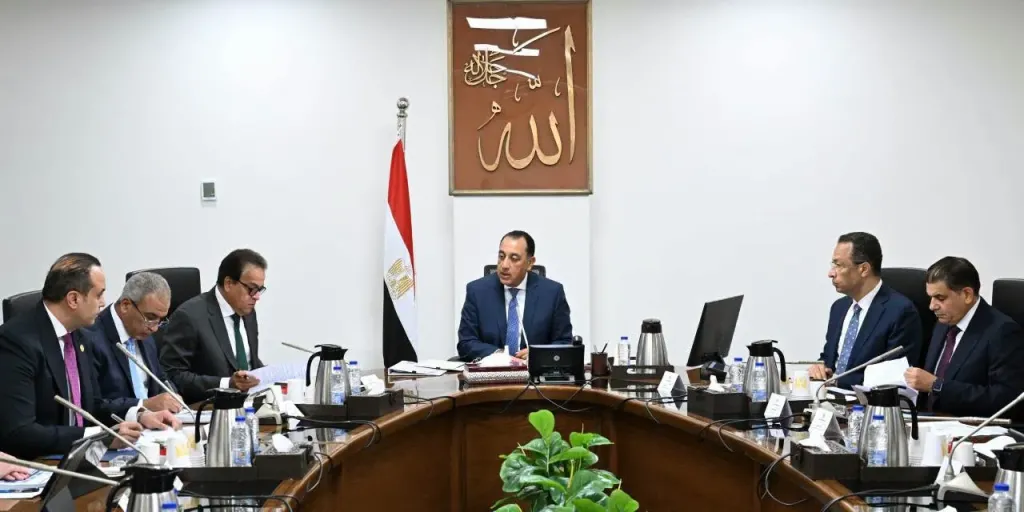 رئيس الوزراء يتابع مستجدات الموقف التنفيذي لميكنة منظومة التأمين الصحي الشامل