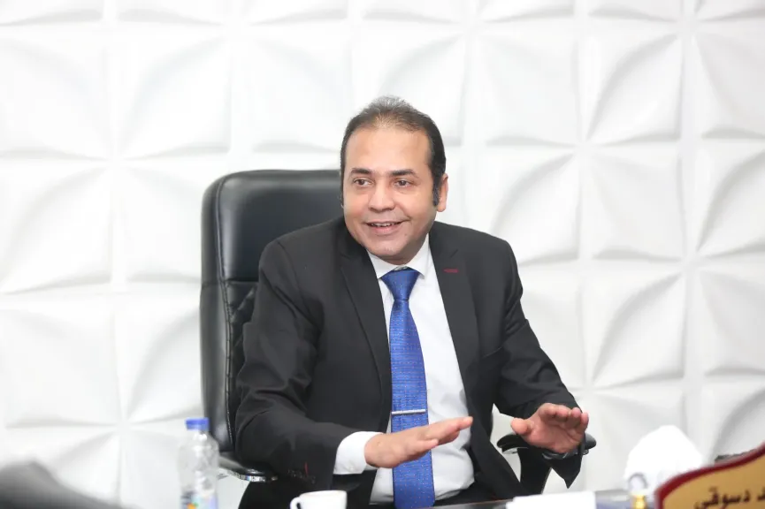 رئيس شعبة الاتصالات: فصل بيع الخط عن تفعيله وربطه بالهوية الرقمية يحسم أزمة الشرائح الوهمية