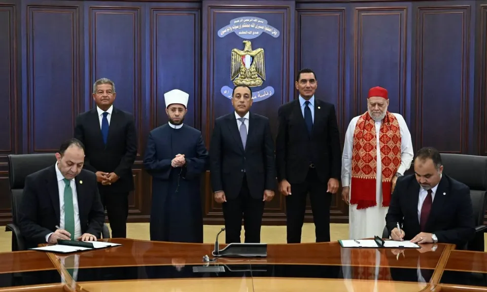 رئيس الوزراء يشهد توقيع 6 بروتوكولات تعاون ومذكرات تفاهم لتطوير 23 مركز شباب