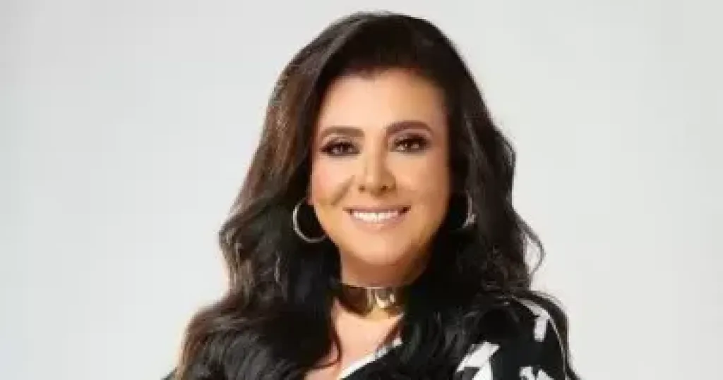 نشوى مصطفى: سني 60 سنة.. واستمتع بخدمة أحفادي