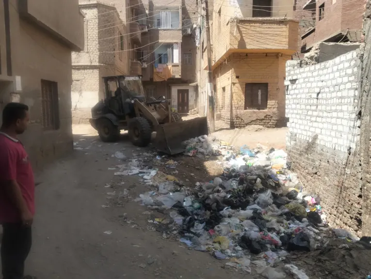 محافظ أسيوط: تكثيف أعمال النظافة ورفع التراكمات وتحسين مستوى الخدمات بمدينة