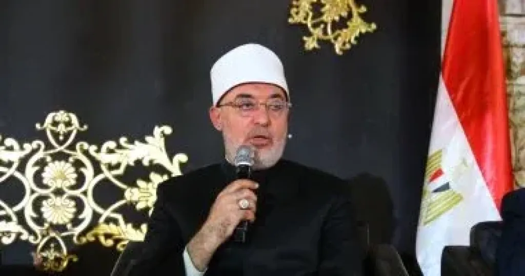 المفتي يشكر الإمام الأكبر والوزراء والعلماء وكبار رجال الدولة على اطمئنانهم على صحته