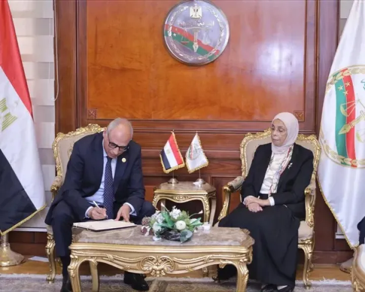 رئيسة النيابة الإدارية تستقبل رئيس مجلس الدولة لتقديم التهنئة بمناسبة توليها منصبها| صور