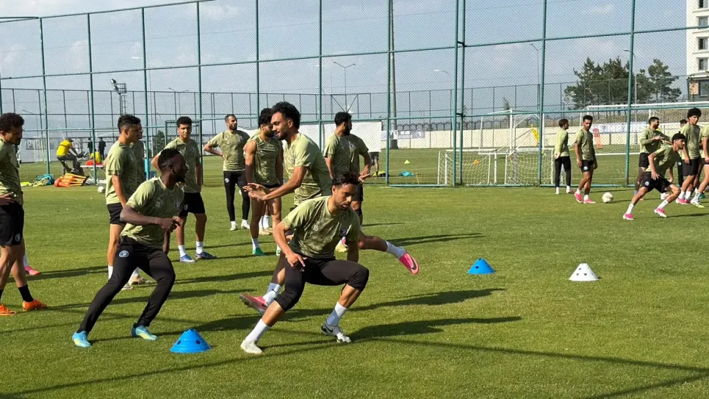 تشكيل بيراميدز في مواجهة مودرن دبي الإماراتي وديًا