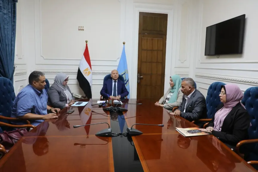 محافظ القاهرة يوجه رؤساء الأحياء الجدد بتعزيز التواجد الميداني وخدمة المواطنين