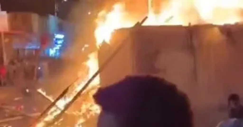 نشوف حريق في محلات بمدينة قوص بقنا