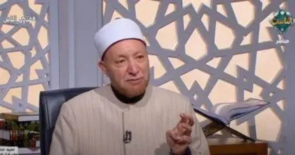 ابنى مات وأقرأ القرآن له وأخطئ.. هل يصل الثواب له؟.. أمين الفتوى يجيب