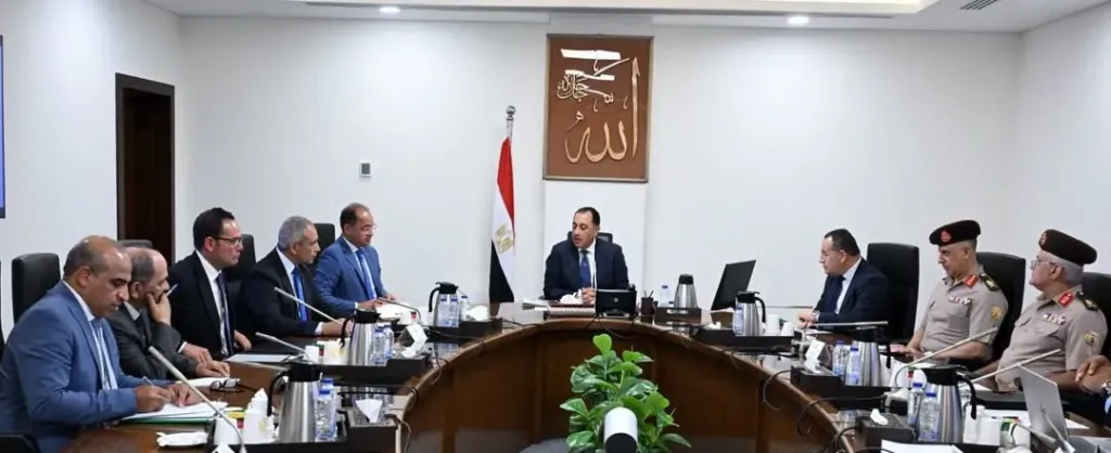 رئيس الوزراء يستعرض خطة تطوير التعليم الجامعي وتحويل مصر لمركز إقليمي للتعليم والبحث العلمي