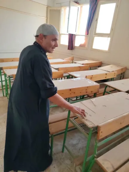 لتوفير بيئة امنة ونظيفة للطلاب والمعلمين مدير تعليم أسيوط يعلن استمرار أعمال
