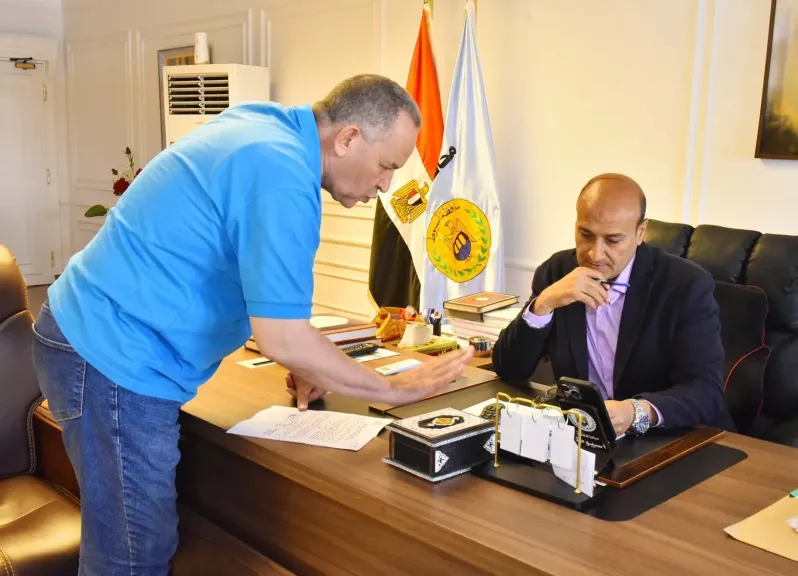 محافظ أسيوط يعتمد خفض الحد الأدنى للقبول بالثانوي العام إلى 222 درجة وفصول الخدمات