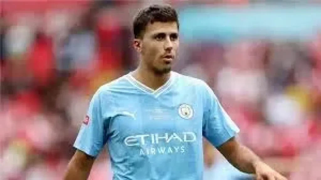 رودري يصل المدينة الرياضية ببرشلونة للخضوع للكشف الطبي