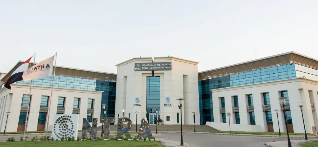 الجهاز القومي لتنظيم الاتصالات ينجح في إجراء أول تجربة في أفريقيا لتشغيل خدمات الهاتف المحمول باستخدام الحيز الترددي 6 جيجاهرتز