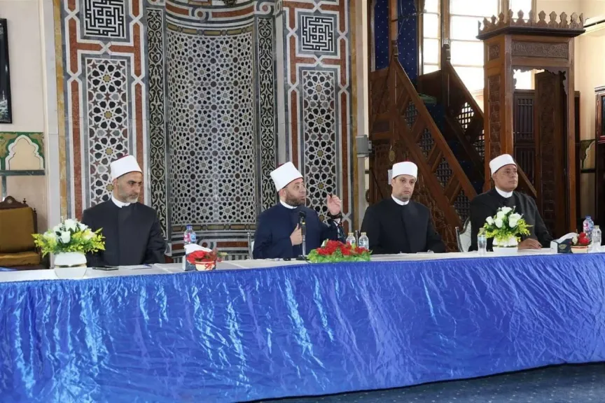 وزير الأوقاف يبحث مع أئمة الجيزة تطوير العمل الدعوي والارتقاء بالأداء| صور
