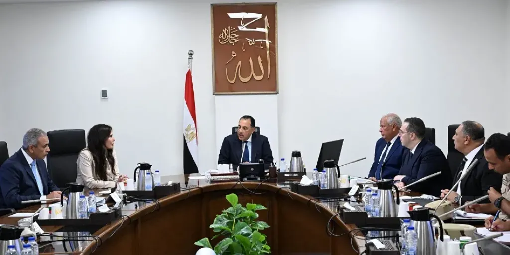 رئيس مجلس الوزراء يتابع الموقف التنفيذي لتطوير وتنمية منطقة الساحل الشمالي الغربي
