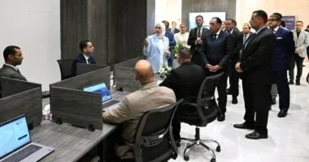 رئيس الوزراء يفتتح مركز الخدمات الضريبية المميزة بالعلمين الجديدة