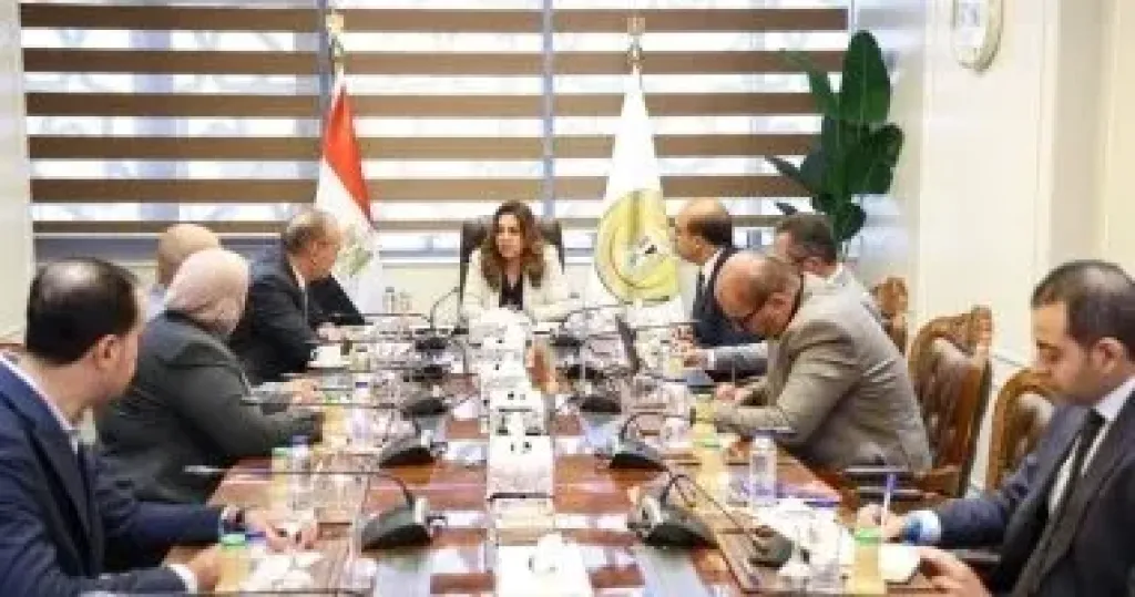 وزيرة البيئة تتابع الموقف التنفيذى لمشروع تطهير مصرف كيتشنر.. اعرف التفاصيل