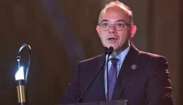 فرض رسم صادر على صنف نفايات وفضلات وقصاصات من مطاط بواقع 5 الآف جنيه للطن