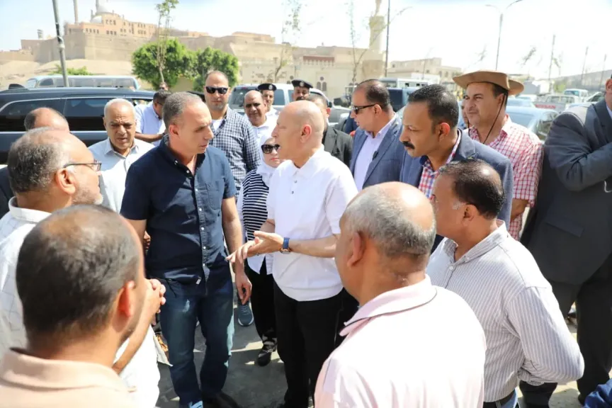 محافظ القاهرة وجولة تفقدية لمنطقة السيدة عائشة لمتابعة سير العمل لمشروعات التطوير الجارية
