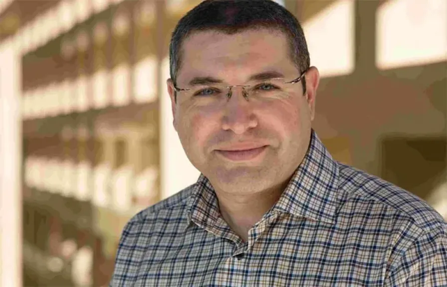 تحويل النفايات الإلكترونية إلى تكنولوجيا متقدمة: دراسة بالجامعة الأمريكية بالقاهرة