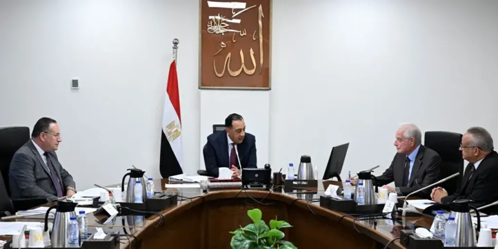 رئيس مجلس الوزراء يتابع ترتيبات عقد مؤتمر الهوية الوطنية بمكتبة الإسكندرية