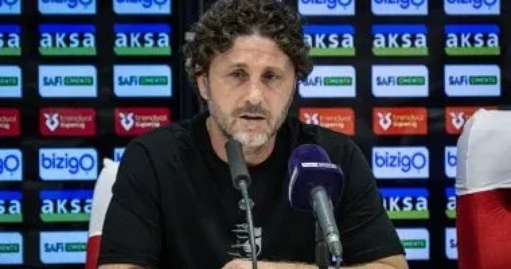 هل يشارك محمد صلاح أساسيًا أمام فيرينتسفاروشي؟.. مدرب طرابزون يرد