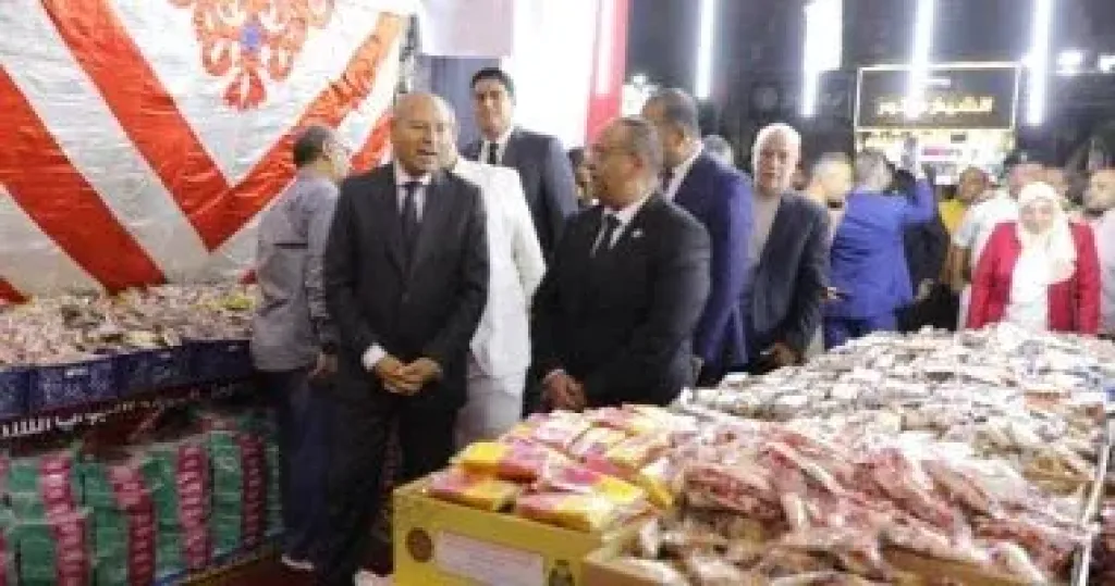 افتتاح معرض أهلاً بالمدارس وحلوى المولد بحي الوايلي بتخفيضات للأسر