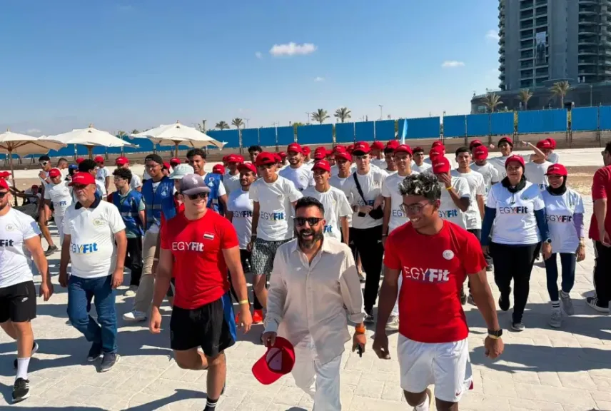 إسلام قرطام يطلق مبادرة ”الرياضة أسلوب حياة” بمشاركة 500 مواطن في مهرجان ”Egyfit” بالعلمين