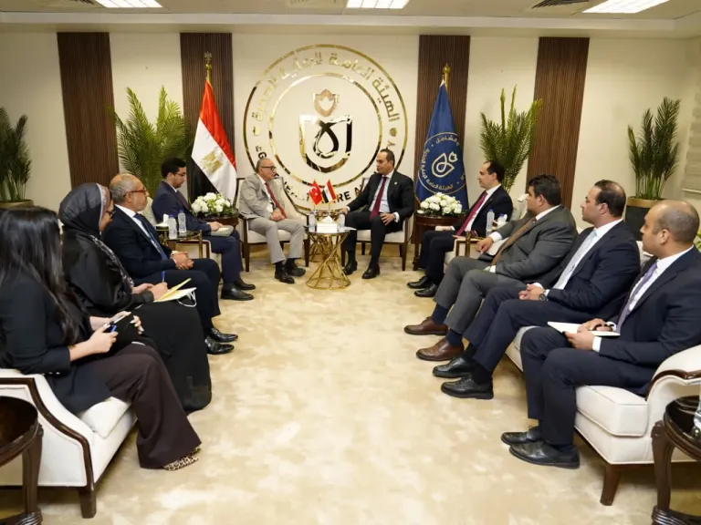 رئيس هيئة الرعاية الصحية يلتقي السفير التركي بالقاهرة لبحث تعزيز التعاون  فى السياحة العلاجية والاستثمار الصحى