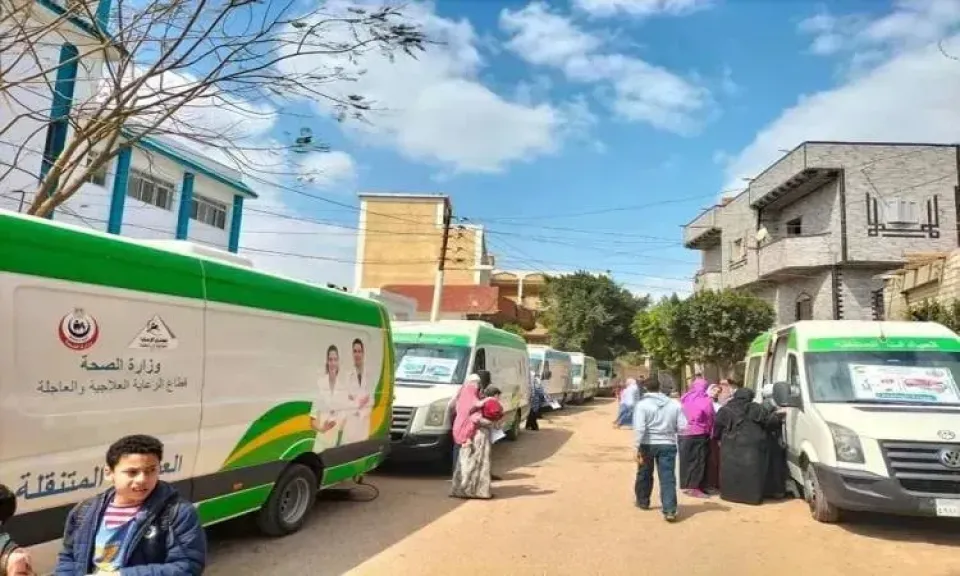 الكشف على 1087 مواطنًا خلال قافلة طبية مجانية بقرية نجع الغرابيل بالدلنجات