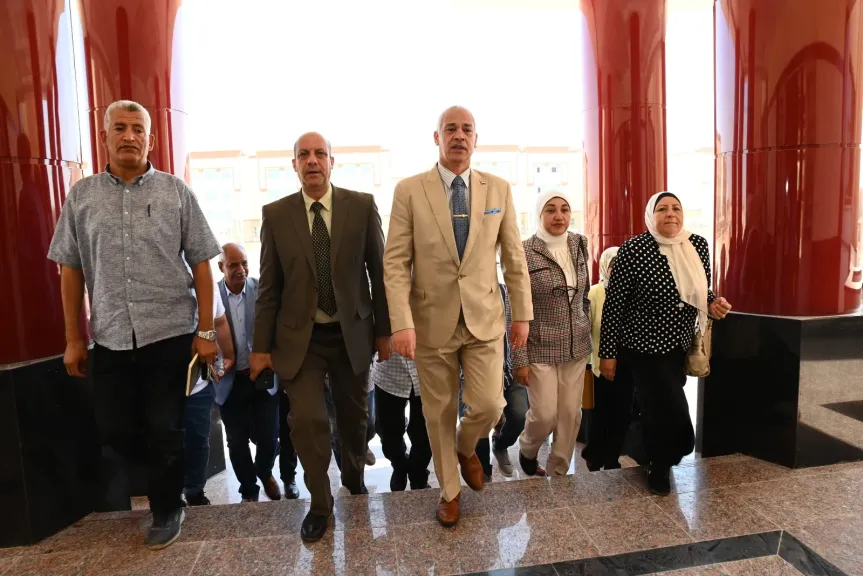 رئيس جامعة أسيوط يتفقد كلية التربية للطفولة المبكرة بمدينة أسيوط الجديدة لمتابعة