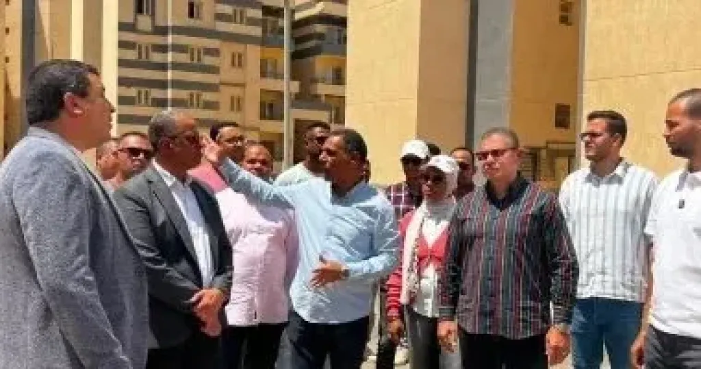 وزيرة الإسكان تتابع موقف تنفيذ المشروعات السكنية والخدمية بمدينتي 15مايو والعبور