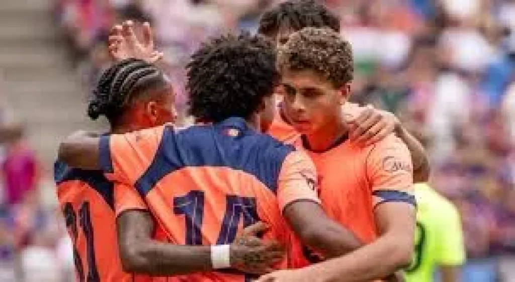 تشكيل برشلونة المتوقع أمام إلتشي في الليجا، وهذا موقف حمزة عبد الكريم