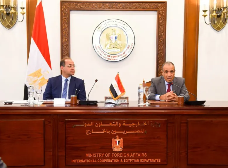 وزير الخارجية يستقبل وزير المالية ويعقدان لقاء مع السفراء المنقولين للخارج| صور