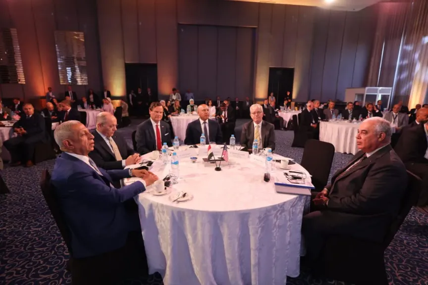 وزير النقل أمام مؤتمر البنية التحتية للموانئ: مصر مركز إقليمي للنقل واللوجستيات