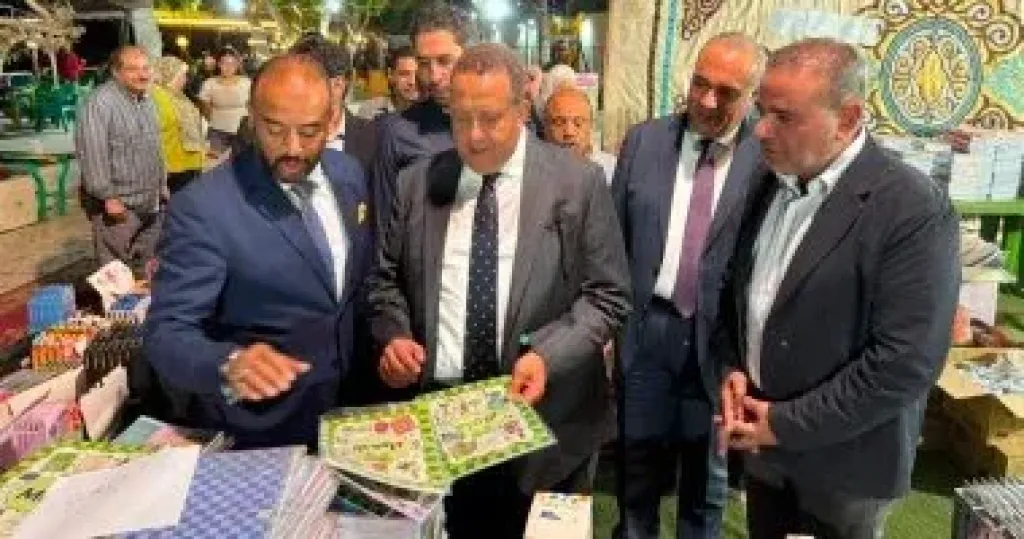 نقيب المهندسين يفتتح معرض المستلزمات المدرسية بالنادى النهرى بالبحر الأعظم