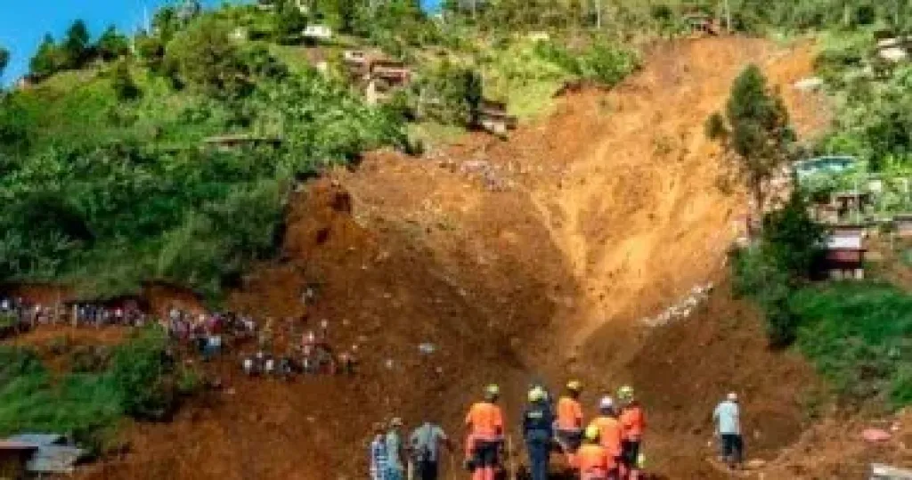 مقتل 22 شخصا فى انهيار أرضى بغينيا
