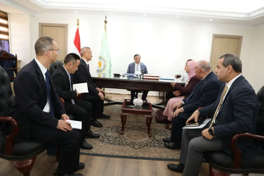 وزير الزراعة يستقبل وفداً من هيئة ”إيكاما” الصينية لبحث توطين صناعة المبيدات ونقل التكنولوجيا الحديثة