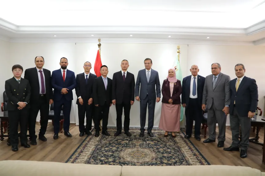 وزير الزراعة يستقبل وفداً من هيئة ”إيكاما” الصينية لبحث توطين صناعة المبيدات ونقل التكنولوجيا الحديثة