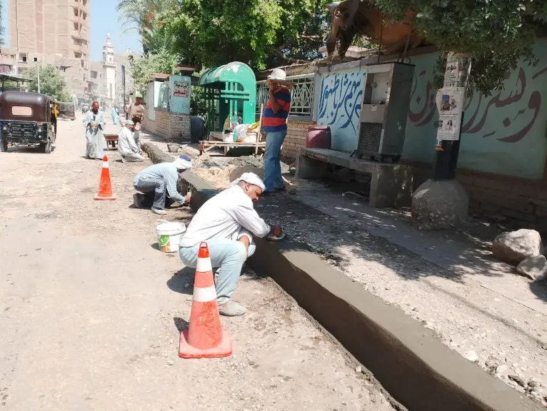 محافظ أسيوط: بدء تطوير ورفع كفاءة الطريق الزراعي بمدينة البداري لتحسين الحركة